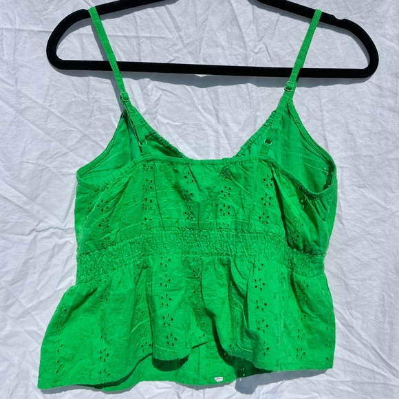 100% Cotton Green Eyelet Adjustable Spaghetti strap Peplum Button Down Top - Picture 3 of 3